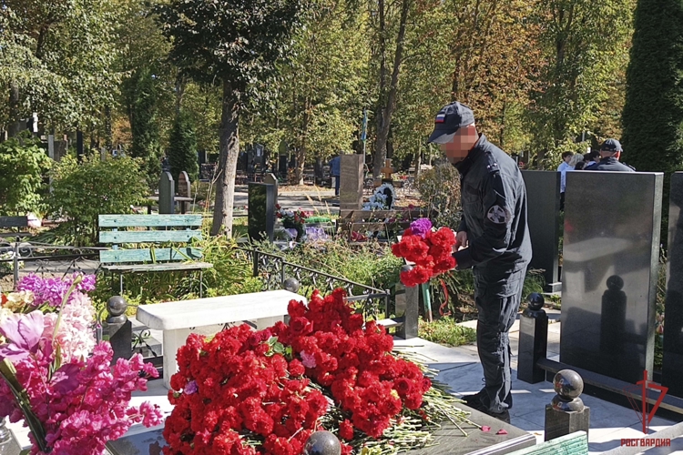 Бойцы ОМОН «Молот» почтили память Героя России Дмитрия Горшкова в Туле