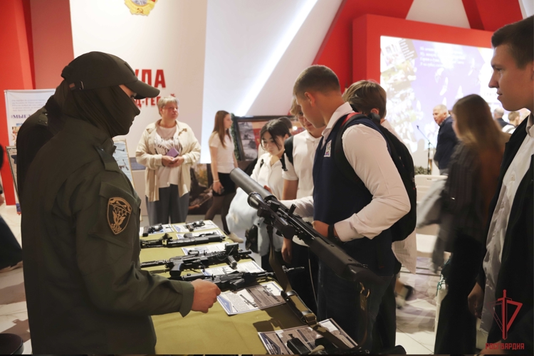 Тульские росгвардейцы приняли участие в уроках мужества, приуроченных ко Дню солидарности в борьбе с терроризмом