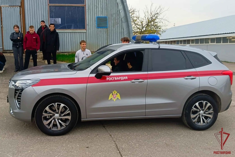 Росгвардейцы провели «Дни открытых дверей» в Туле